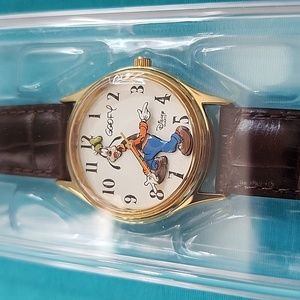 BNIB Rare Disney Vintage 3D Goofy Watch